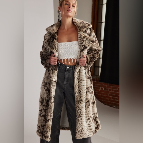 ISO 🚩 12TH TRIBE VIVIENNE GREY SNAKE PRINT FAUX FUR JACKET - NOT FOR SALE - Picture 2 of 5